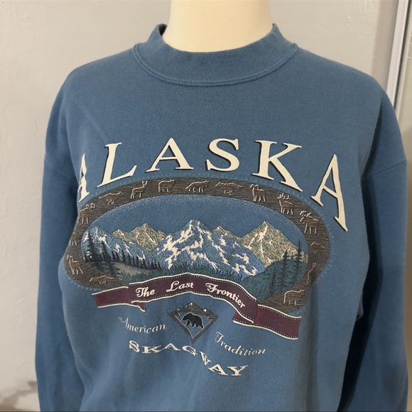 Vintage 90’s Alaska Crewneck - Picture 2 of 9